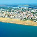 Flat With Common Pool In - Beahost Appartamento Bibione