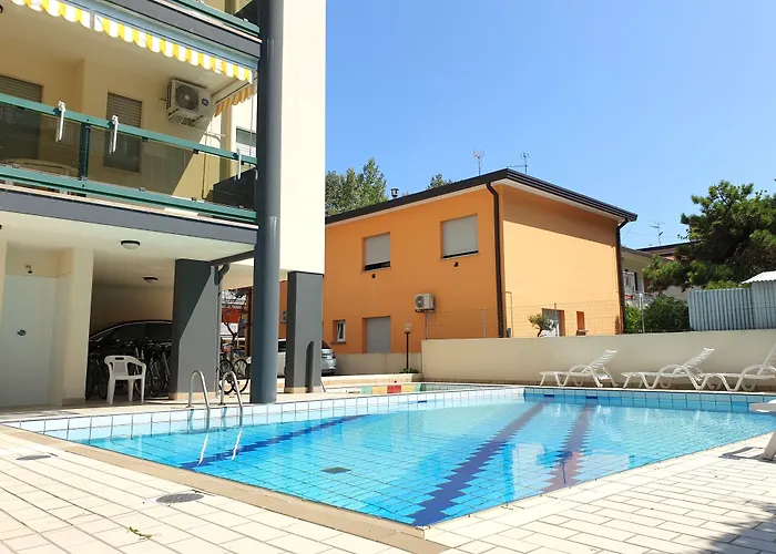 Flat With Common Pool In - Beahost Appartamento Bibione