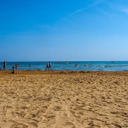 Flat With Common Pool In - Beahost