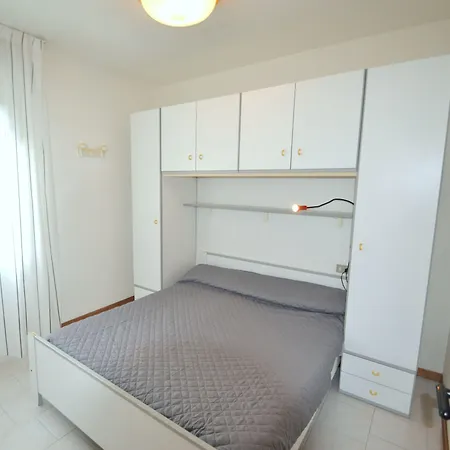 Flat With Common Pool In - Beahost Apartment Bibione