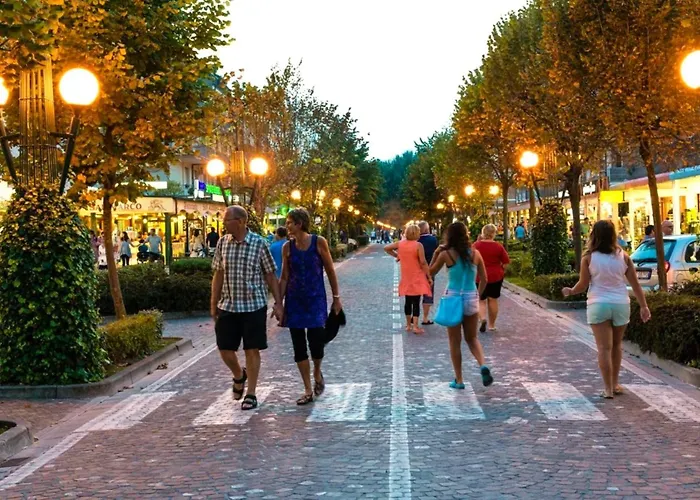 Flat With Common Pool In - Beahost Apartment