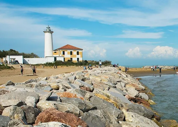 Apartment Flat With Common Pool In - Beahost
